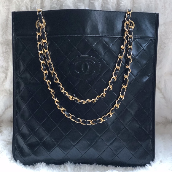 CHANEL Handbags - CHANEL Rare Vintage Flat CC Handbag